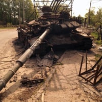 ロシア戦車T-72の破片(5)