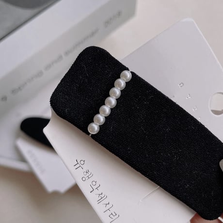 pearl hair accessory