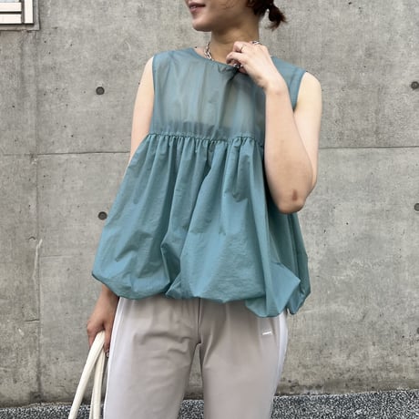 VOLUME SHORT SLEEVE TOP