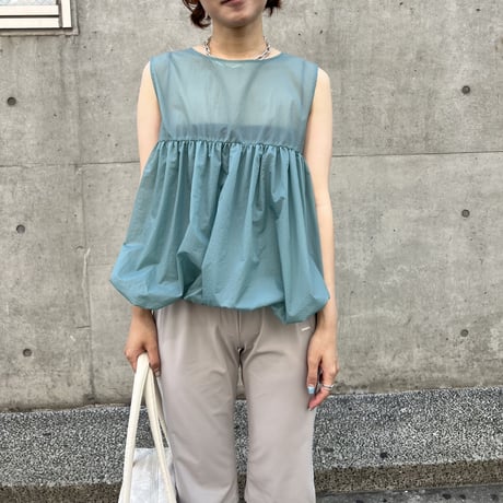 VOLUME SHORT SLEEVE TOP