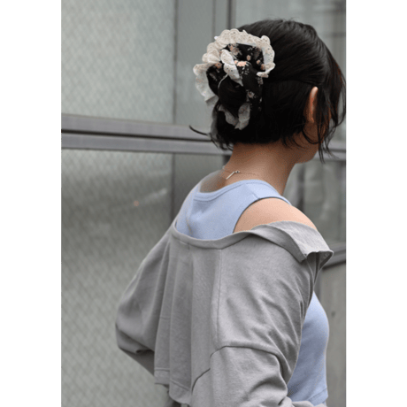 sister jane “lace flower chouchou”