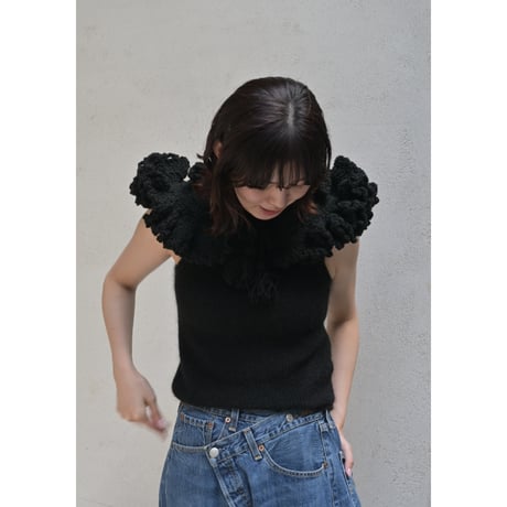 FUMIE＝TANAKA “knit frill neck”