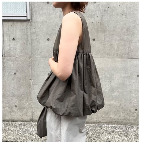 VOLUME SHORT SLEEVE TOP