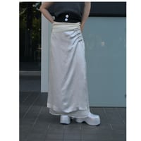 KAYLE“ ACETATE SATIN LAYERED WRAP SKIRT”