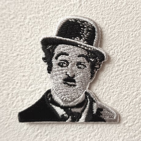 チャールズ・チャップリン　デニムアート　額縁付き Amazon｜ArtX チャーリー・チャップリン 抽象フレーム入りマルチ