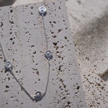 Daisy NECKLACE FIVE