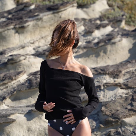 【Any】asymmetry  knit  tops
