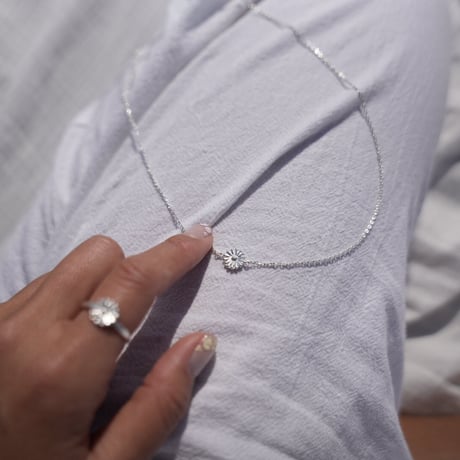 Daisy NECKLACE ONE