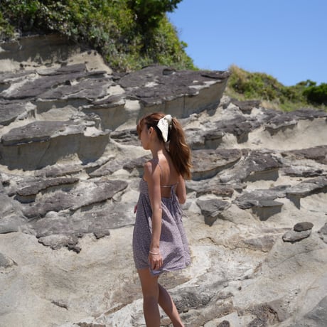 【Pua】Reyon crinkle Pad in mini dress