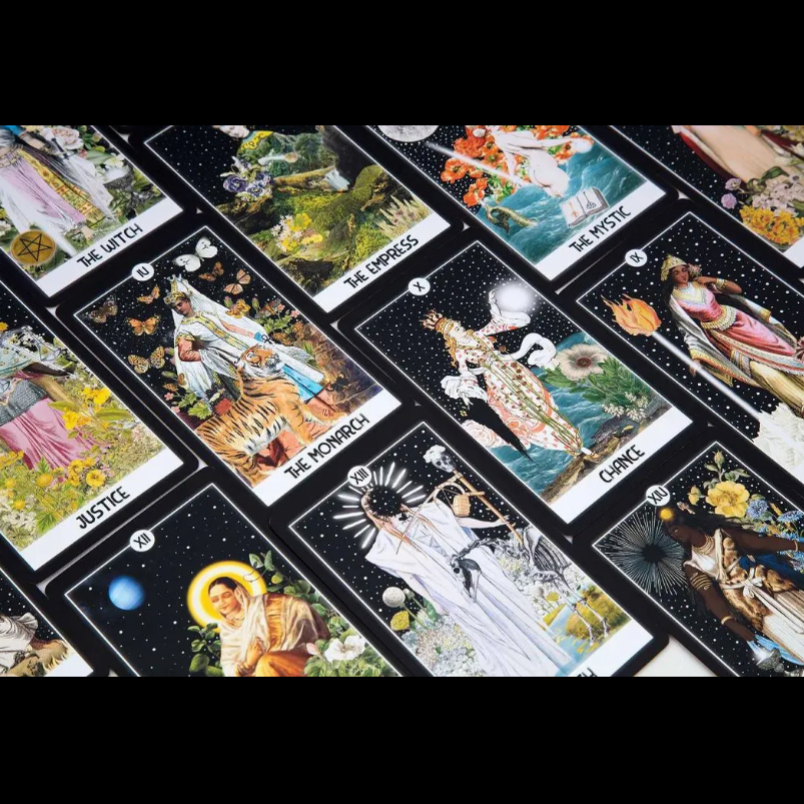 正規品✨数量限定・海外入手困難品✨美麗イラスト✨夢のように魅了するタロットカード 正規品】直感的な夜の女神タロットカード 英語解説書付き | Coco-tarot