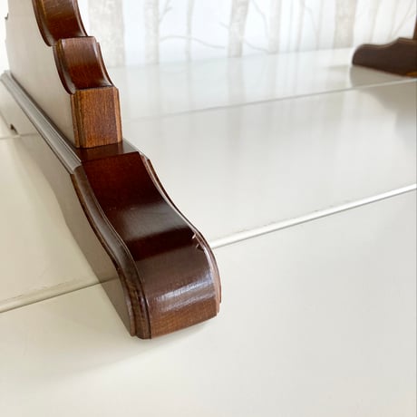 【ユーズド品】カリモク家具　コロニアル テーブル （天板にキズあり）