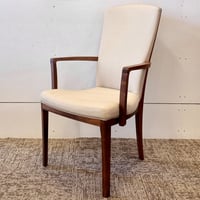 【ディスプレイ品】カリモク家具　肘付食堂椅子CT7850R565