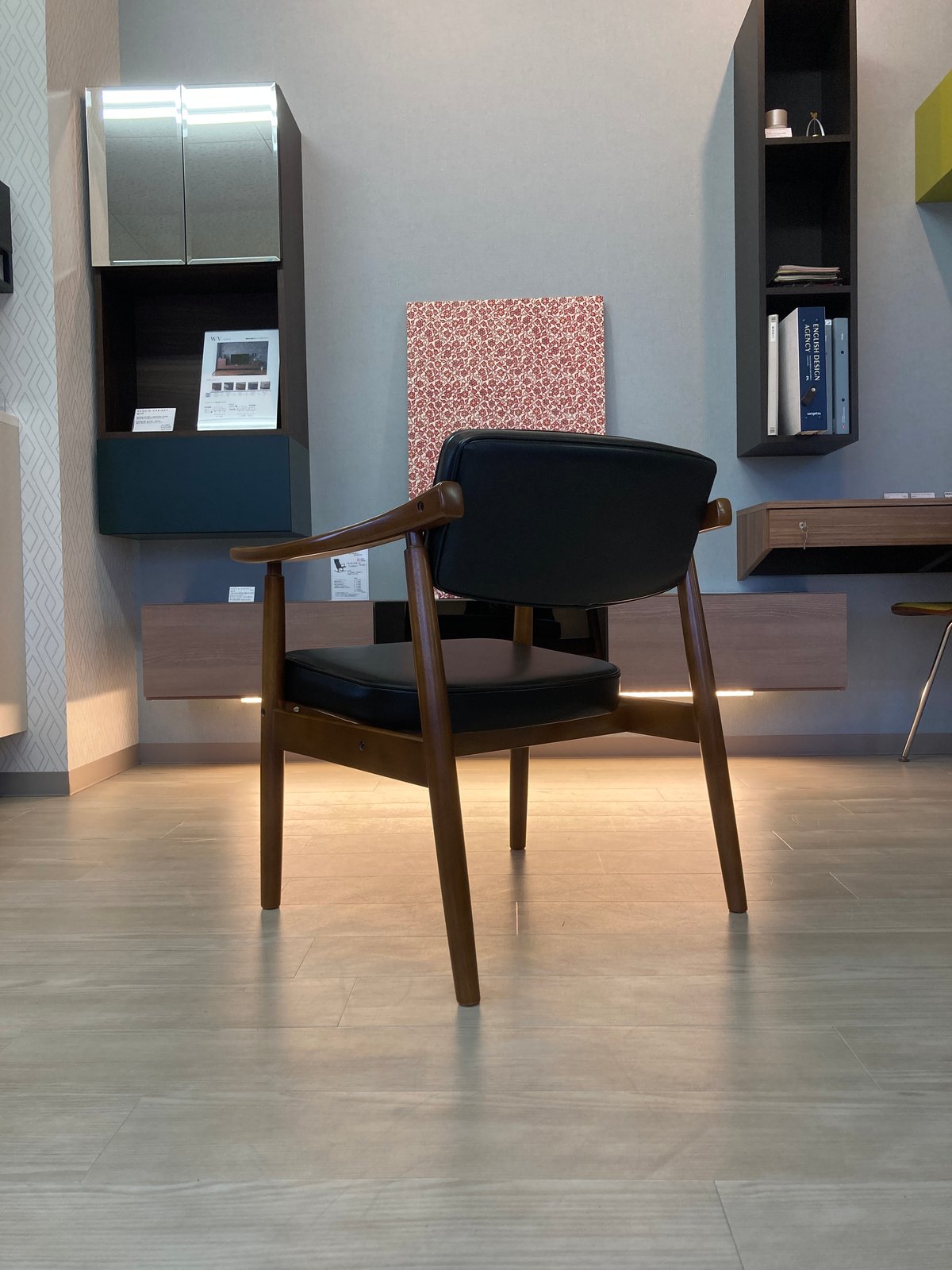 ディスプレイ品】カリモク60 Dチェア スタンダードブラック W36460BW