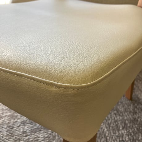 【ディスプレイ品】カリモク家具　食堂椅子CT8365R531
