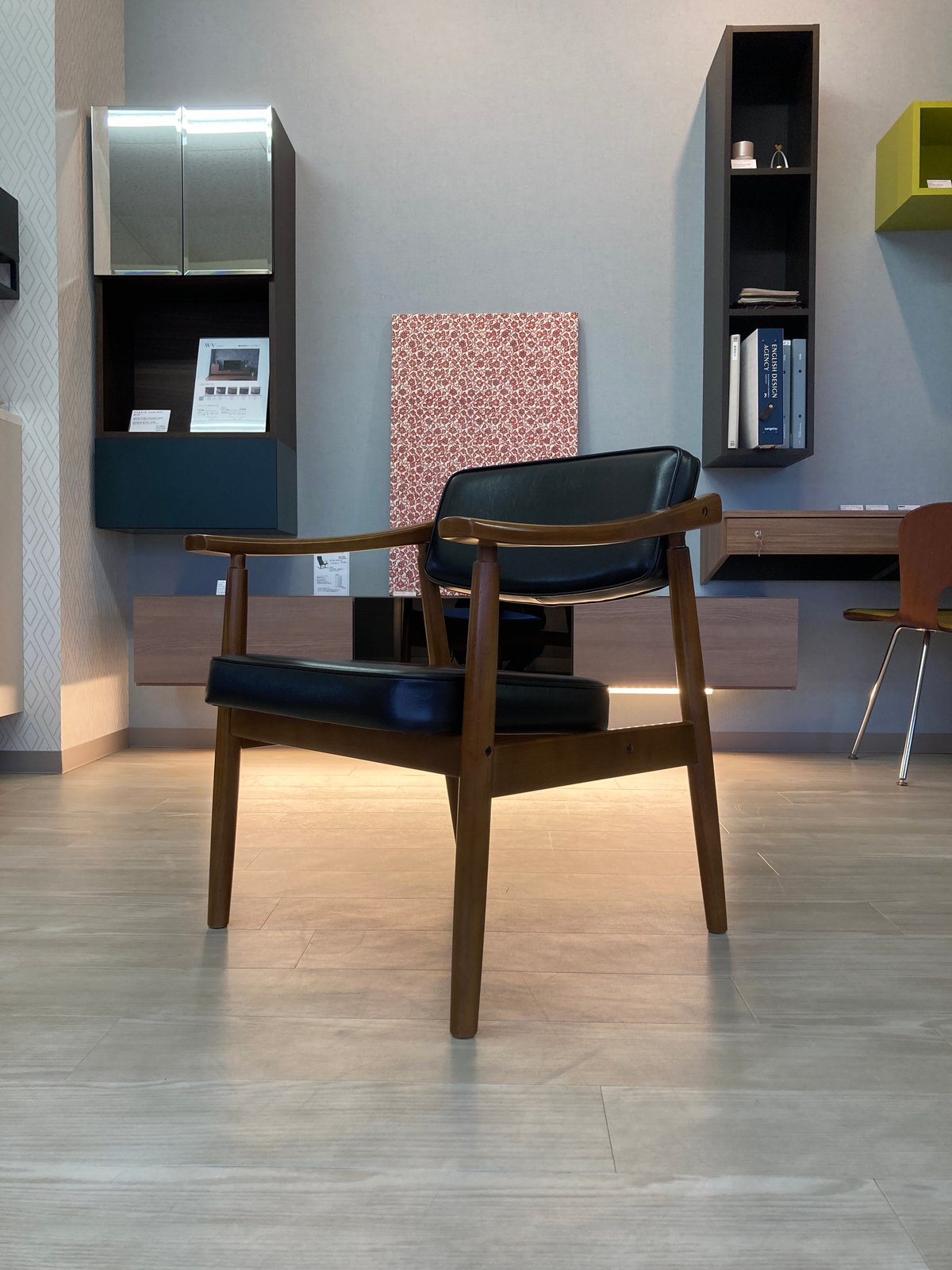 ディスプレイ品】カリモク60 Dチェア スタンダードブラック W36460BW