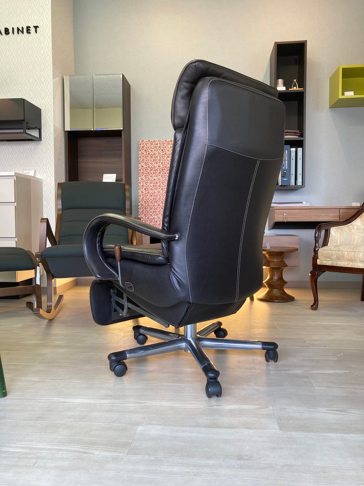 カリモク家具のデスクチェアです。数年前に買いましたが、あまり使っていません。 ユーズド】カリモク家具 デスクチェア XU77 | SUSTAINABLE FURNITUR