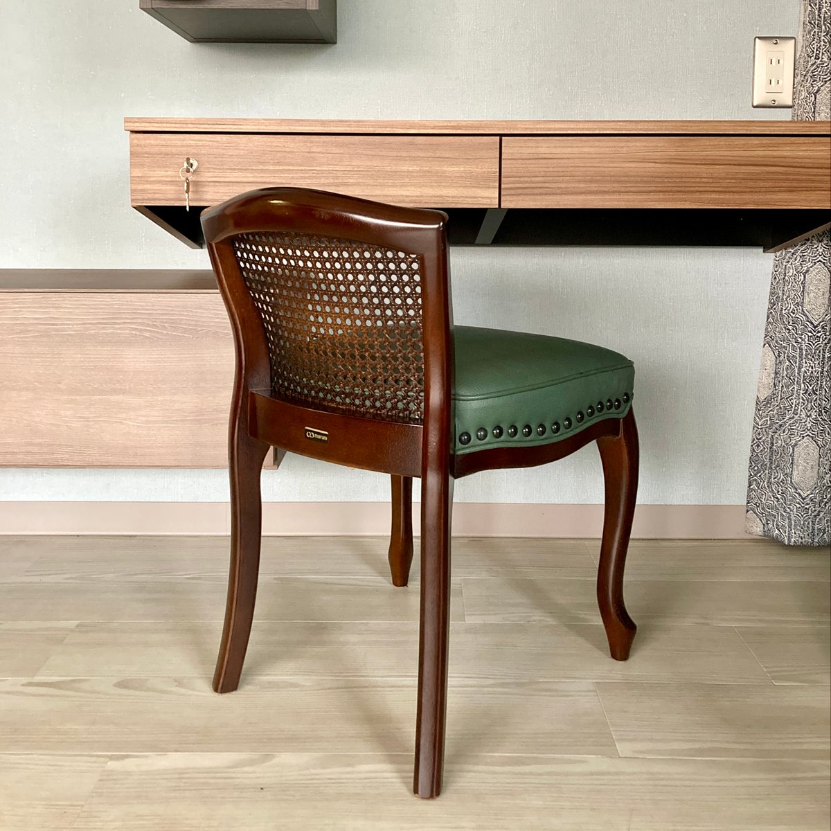 ユーズド品】マルニ木工 ドレッサーチェア 猫脚 | SUSTAINABLE FURNITUR