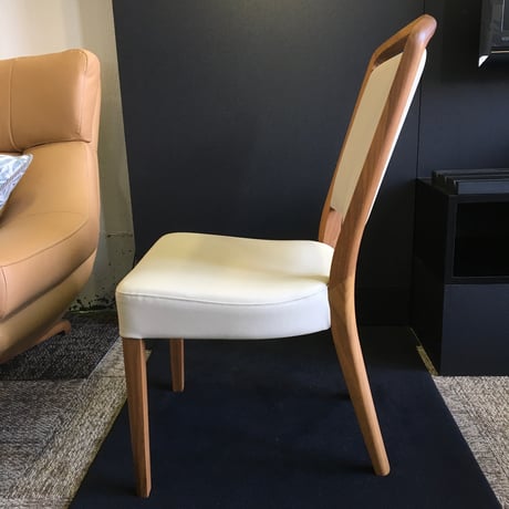 【ディスプレイ品】カリモク家具　食堂椅子CT8365R531