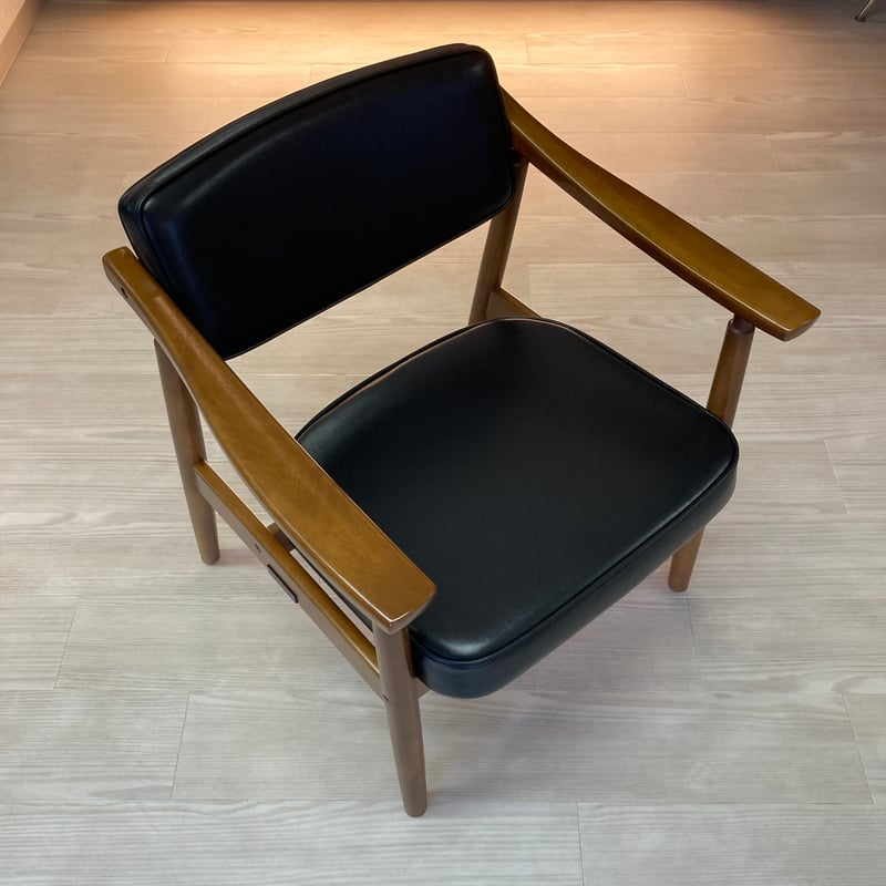 Dチェア　カリモク60　スタンダードブラック カリモク60 Dチェア・スタンダードブラック | D&DEPARTMENT