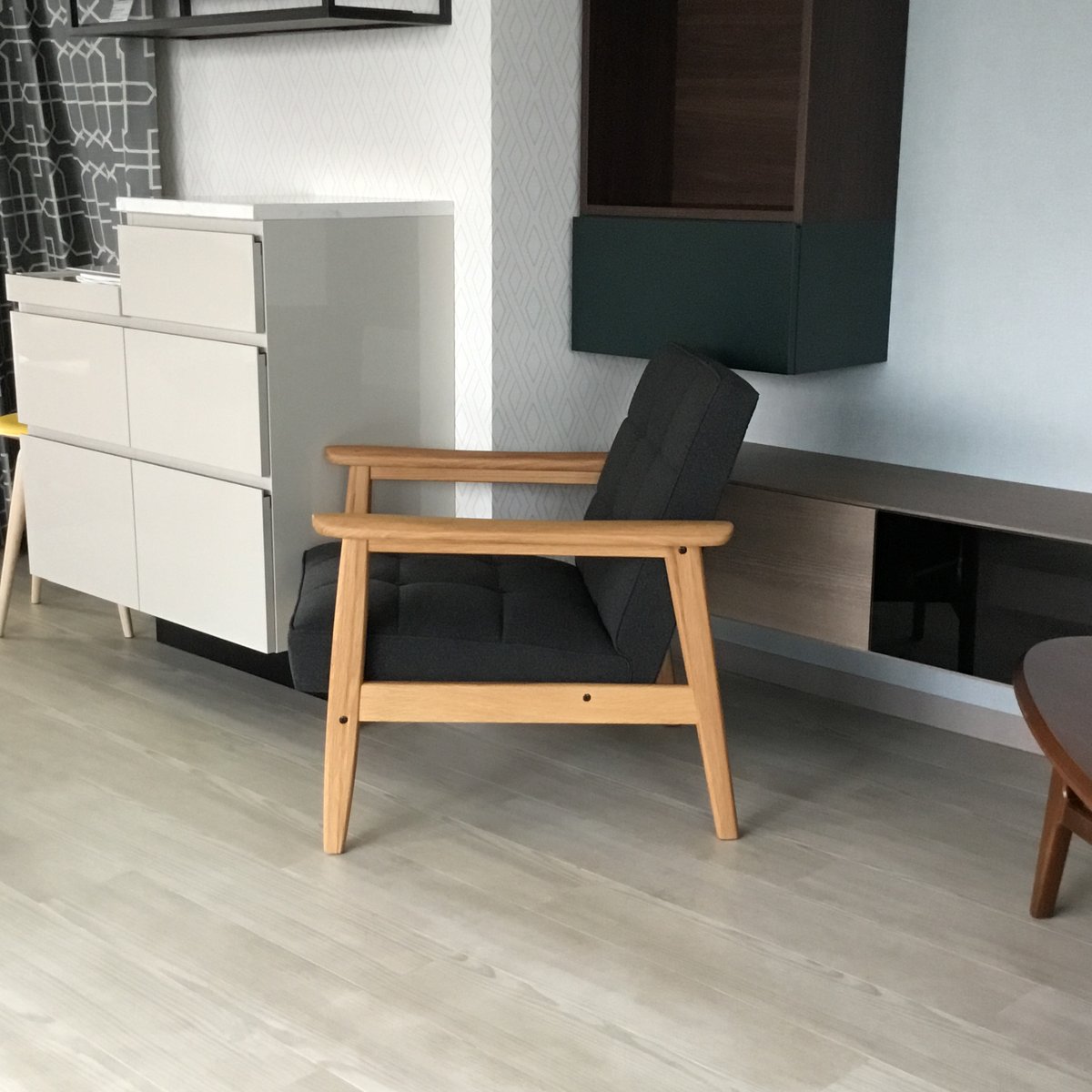 ディスプレイ品】カリモク60 Kチェア1シーター サントリー樽ものがたり