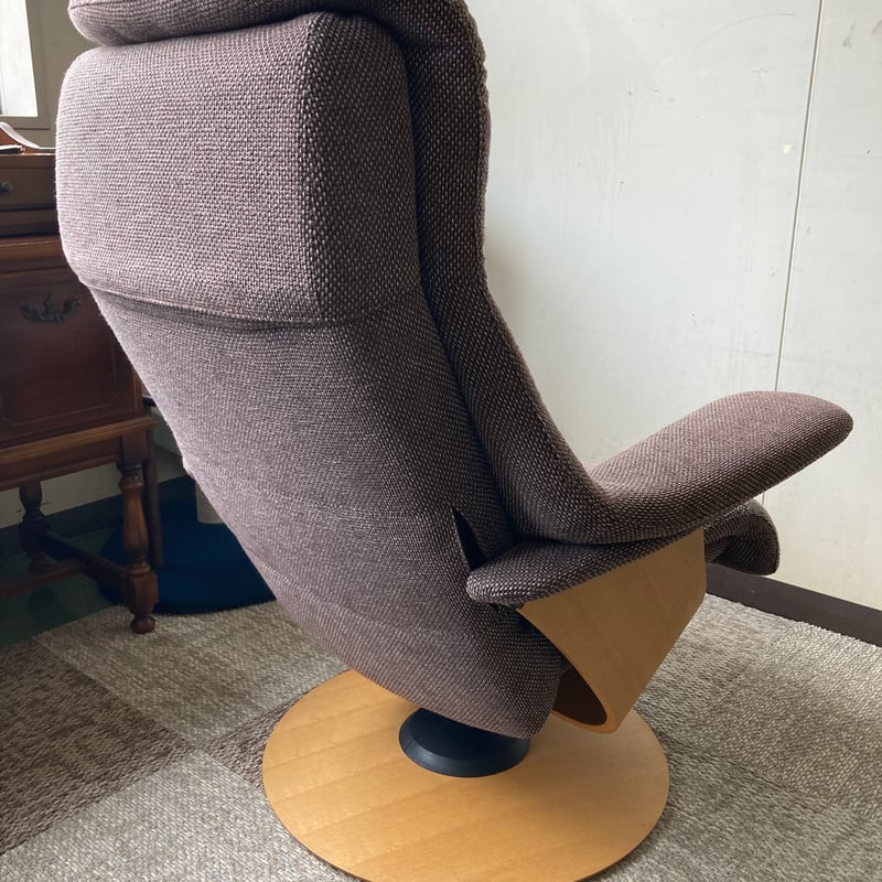 サマーセール◇展示未使用品　karimoku　THE FIRST　オットマン karimoku (カリモク) THE FIRST リクライニングチェアー
