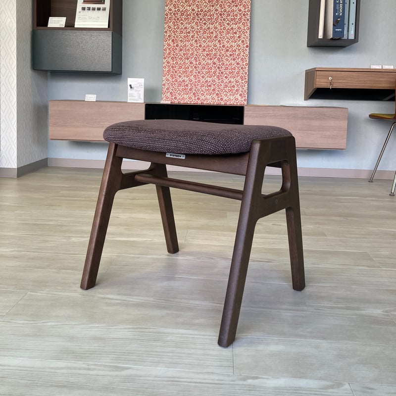 カリモク60 スタッキングスツール ディスプレイ品】カリモク60