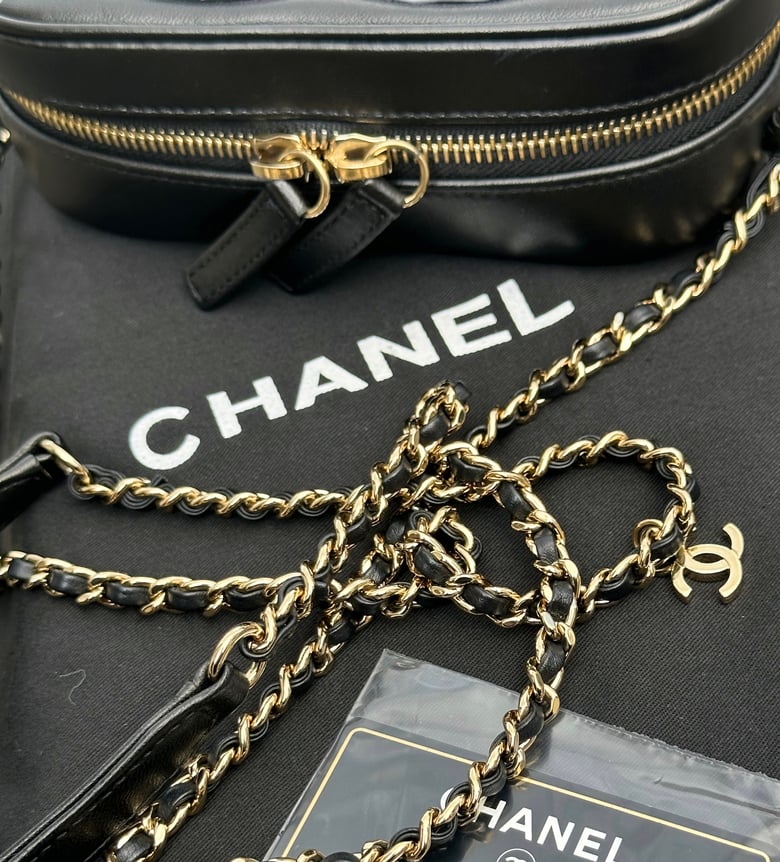 CHANELシャネルデカココマークラウンドファスナーマトラッセCC CHANELシャネルデカココマークラウンドファスナーマトラッセCC
