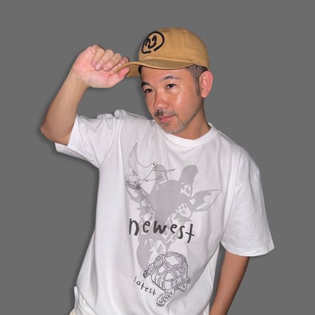 「NEWEST MODEL」Tシャツ