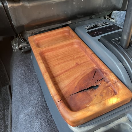 シフト横小物置き（ボセ　節あり）