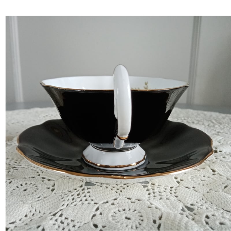 特別最終値下げ英国＊QueenAnneティーカップ＆ソーサーアンティーク