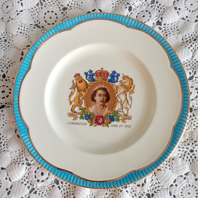 美品 エインズレイ 1953年 エリザベス女王 戴冠式 記念 プレート 27cm 美品 エインズレイ 1953年 エリザベス女王 戴冠式 記念 プレート 27cm