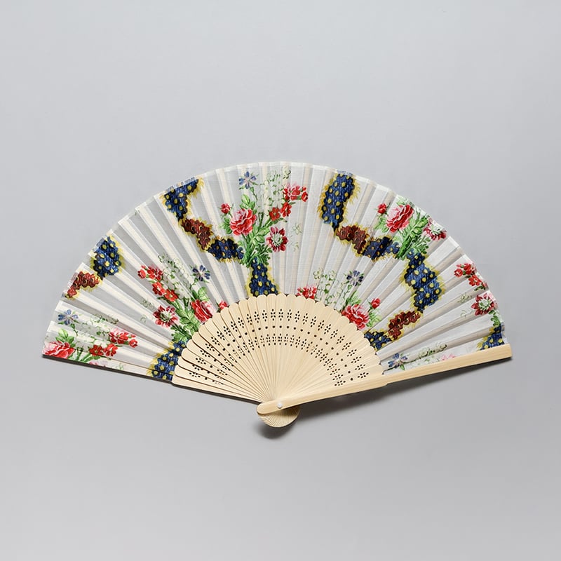 LOVEファッション」 衣裳柄扇子〈IV〉 | 京都国立近代美術館 Museum