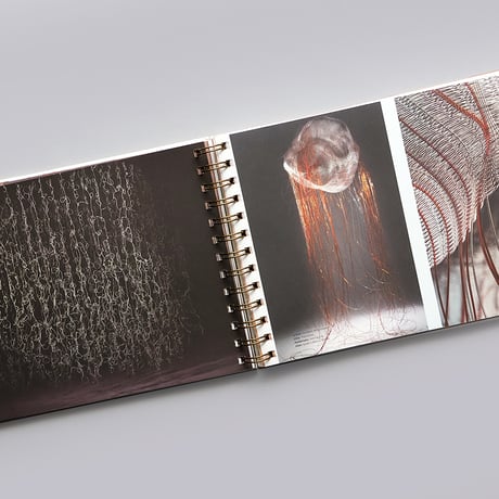 企画展 through the surface：表現を通して―現代テキスタイルの日英交流