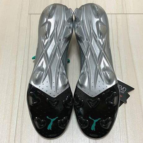 PUMA Drop The Limited Edition Mercedes-AMG Petronas F1 Ultra 1.4