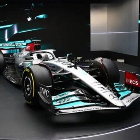 PUMA Drop The Limited Edition Mercedes-AMG Petronas F1 Ultra 1.4
