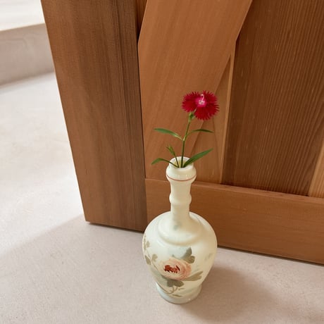 Rose flower vase