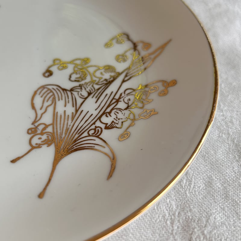 lily of the valley plates | PEONIES and CORNFLO