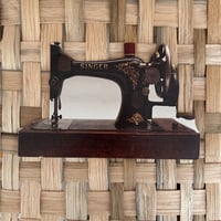 Classic sewing machine post card ❤︎