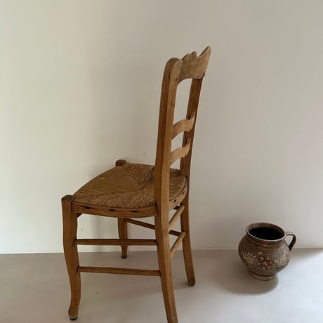 Rustic antique straw chair ♡