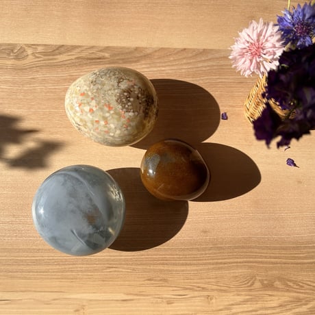 Beautiful paper weight (brawn)