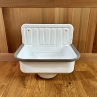 Enamel utility sink ❤︎