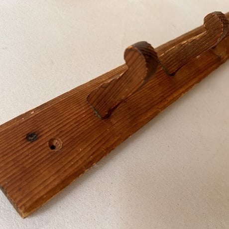 antique wooden hook ❤︎