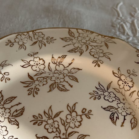 lovely gold flowers plate