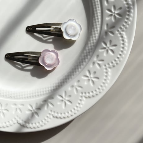 白いお花のパッチンピン♡ ぱっちんぴん | STORES