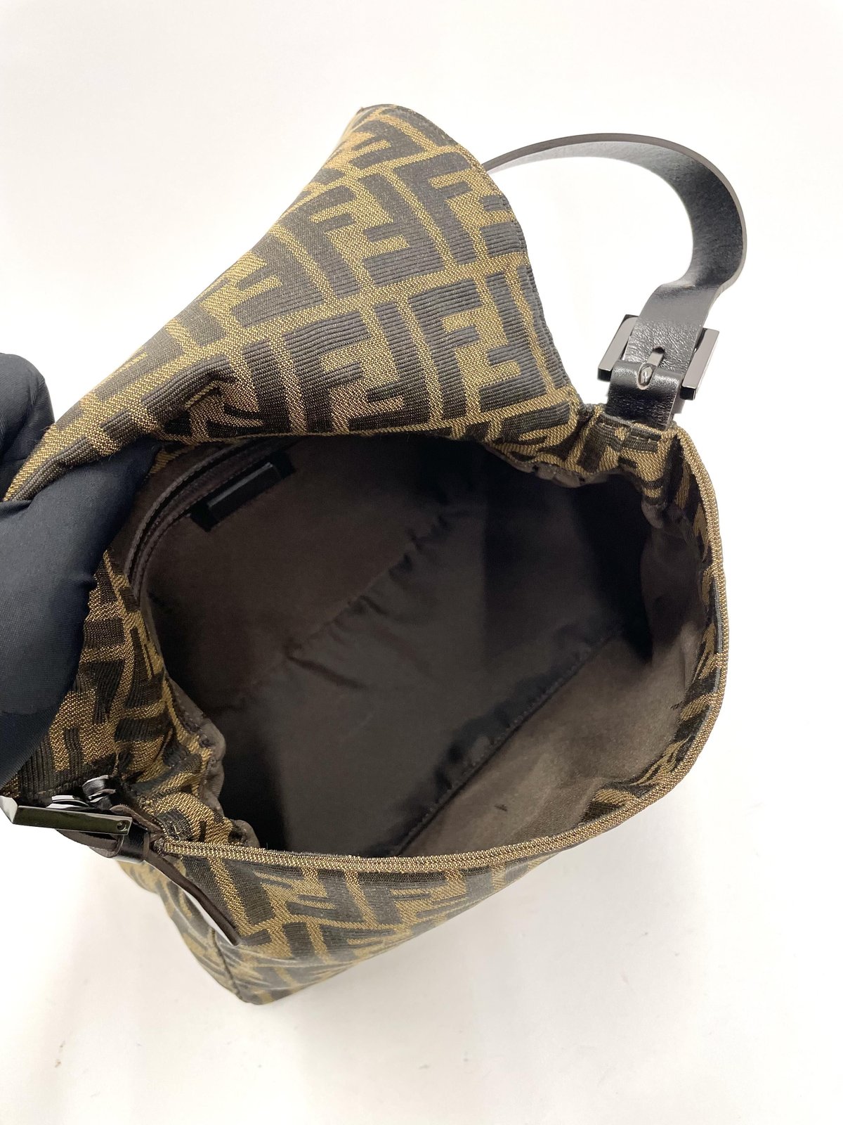 FENDI ズッカ柄 希少ブラック金具 マンマバケット ショルダー FENDI ズッカ柄 希少ブラック金具 マンマバケット ショルダー