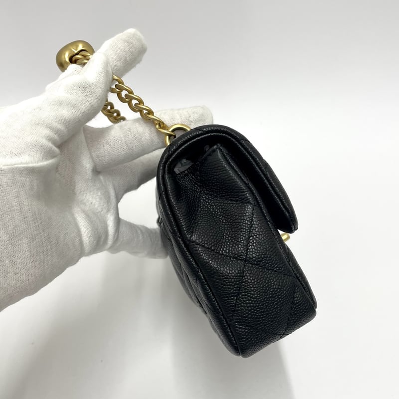 CHANEL 未使用品 キャビアスキン ミニマトラッセ ハートチェーン CHANEL 未使用品 キャビアスキン ミニマトラッセ ハートチェーン