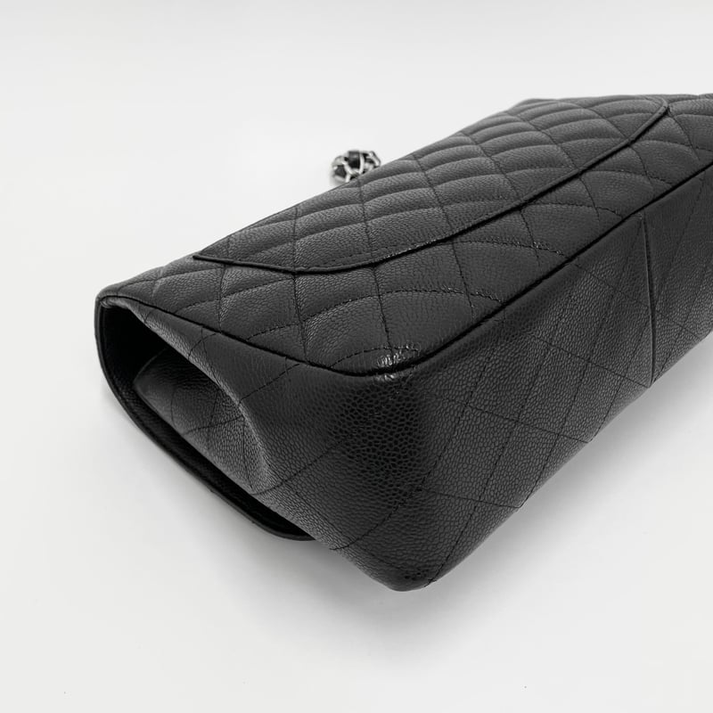 CHANEL キャビアスキン マトラッセ Jumbo チェーンショルダーバッグ 12