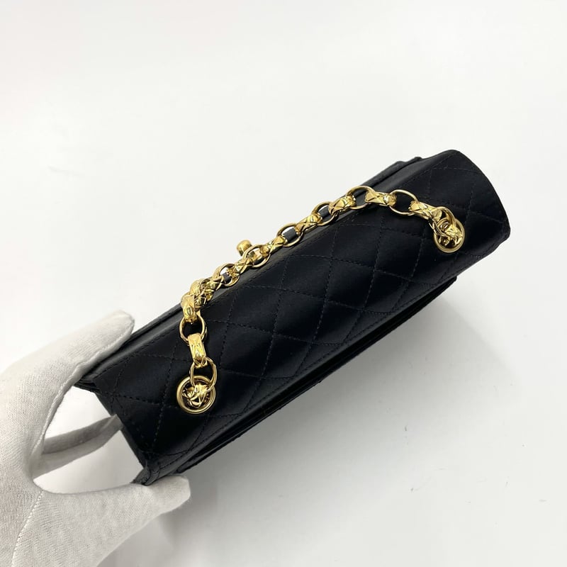 CHANEL 美品 シルクサテン 台形マトラッセ プレートビジューチェーン 