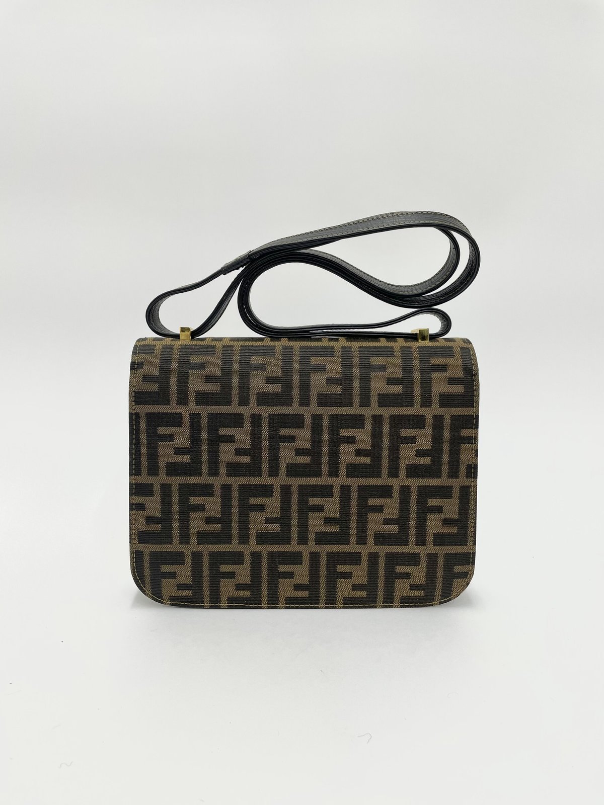 FENDI ズッカ柄 希少モデル ショルダーバッグ | AMONA VINTAGE FENDI ズッカ柄 希少モデル ショルダーバッグ | AMONA VINTAGE