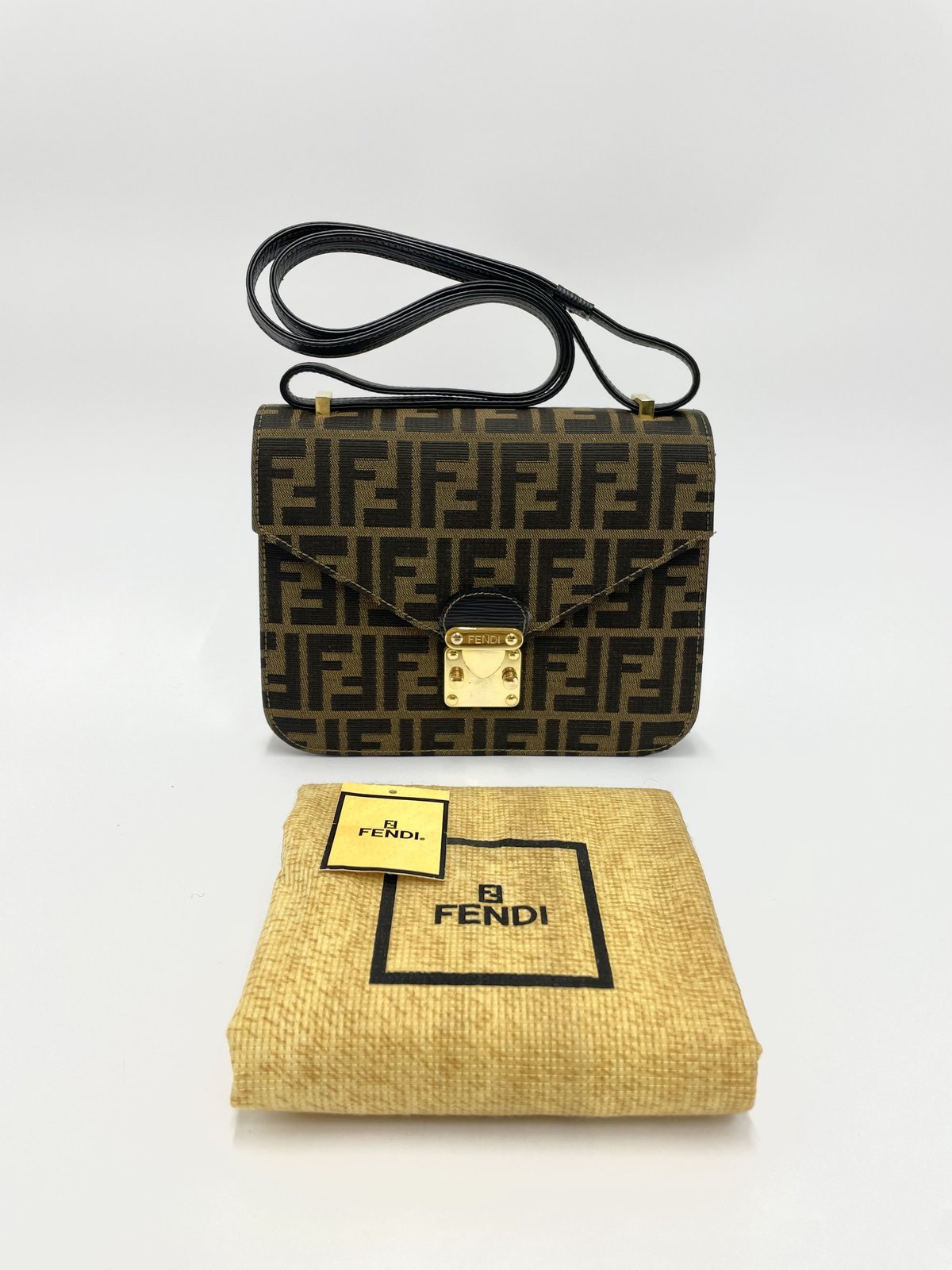 最終値下げ FENDI Fendi ズッカ柄バケットバッグ（茶） クラッチバッグ ...